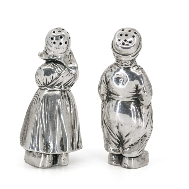 Silver Antique Salt And Pepper Shakers Set 10822-2759 Image3