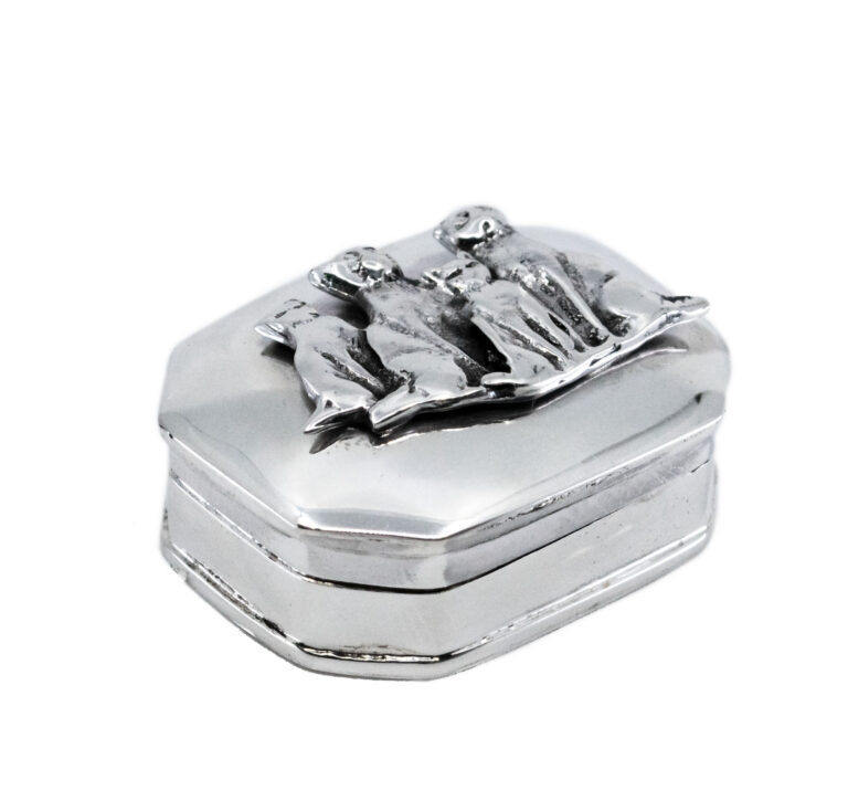 Silver Figural Box 11669-2844 Image1