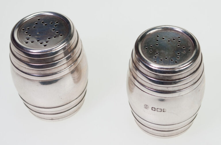 Silver Pair Of Salt And Pepper Shakers Set 1429-1906 Image3