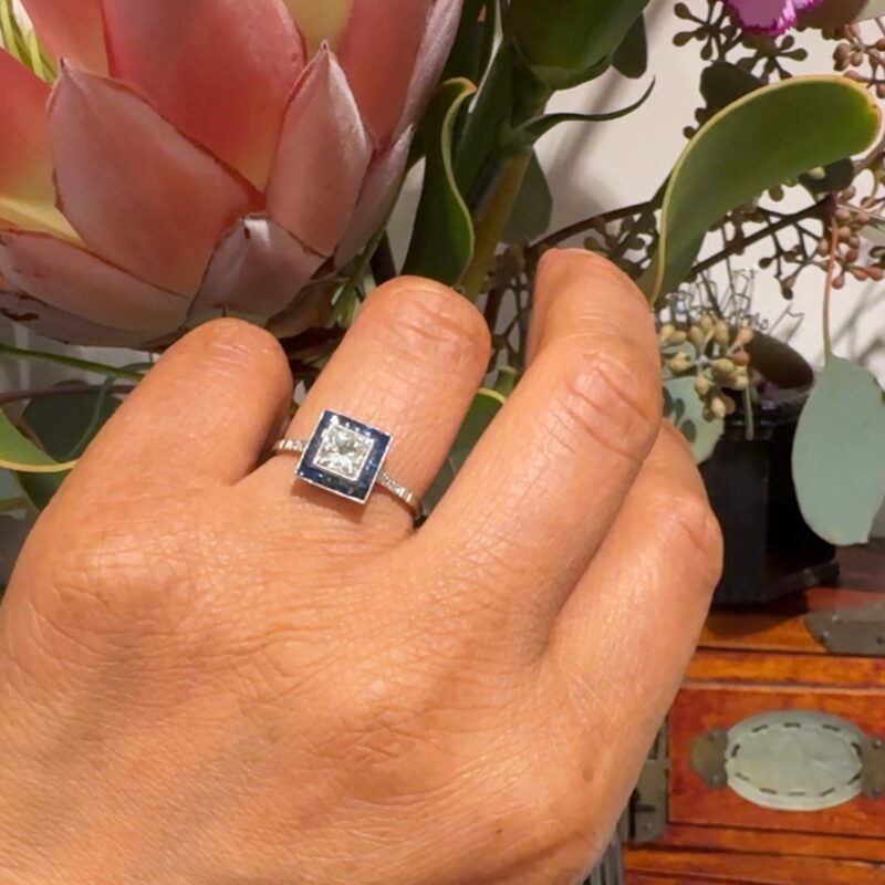 Quadratischer Ring aus Platin mit Diamant und Saphir 11550-1961 - Bild 2