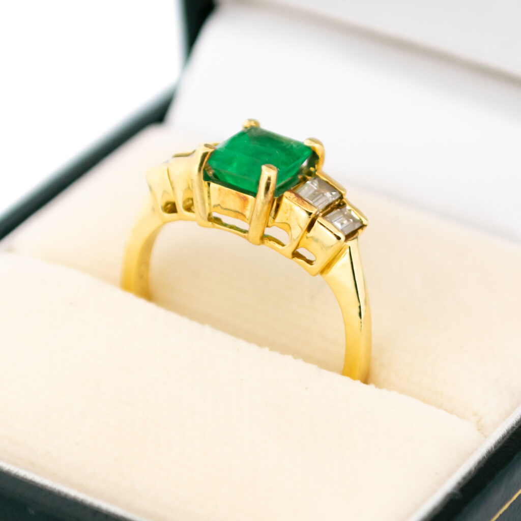 Diamond Emerald 18k Ring 16596-8897 Image2