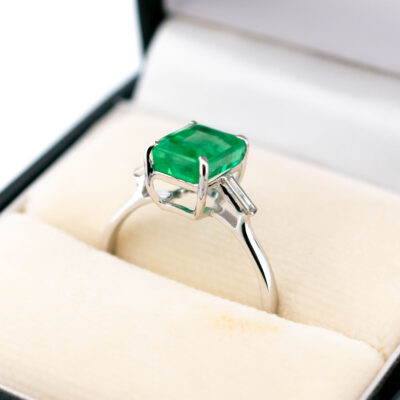 Emerald Baguette-Cut Diamond 14k Solitaire Ring 18056-9428 Image2